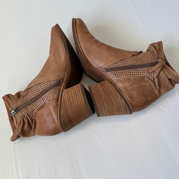 Sofft Chantey light brown stacked heeled boots size 10 women’s side zip closure - Picture 7 of 13